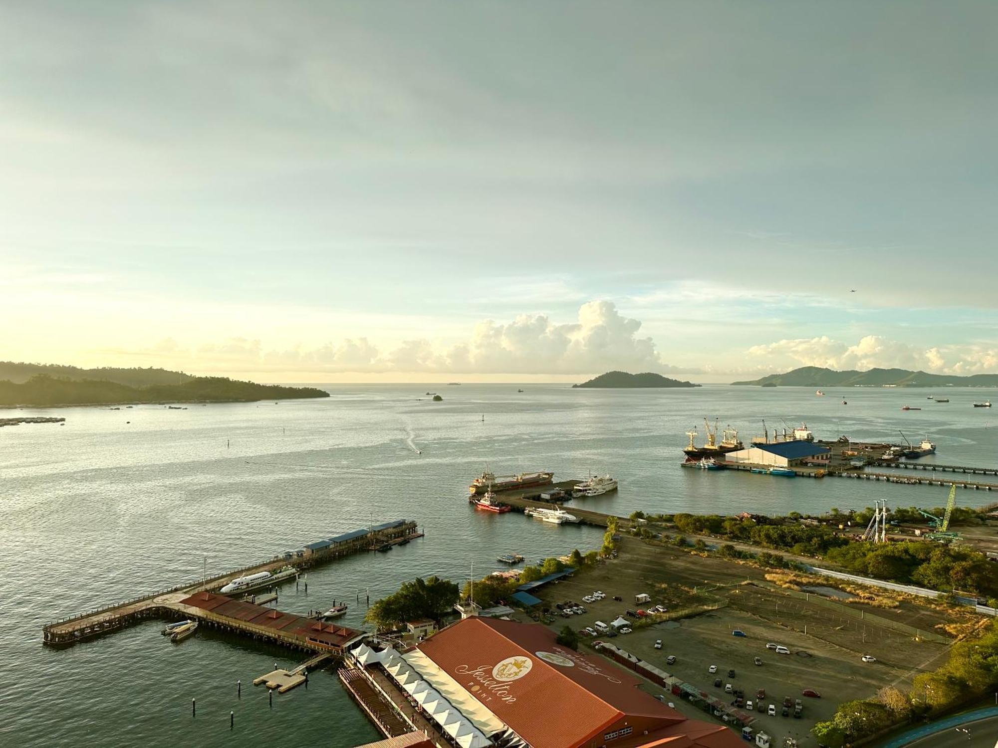 M Centro City Centre @ Gaya Street By Sunset Seaview Vacation Condos Kota Kinabalu Exteriör bild